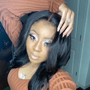 Meet your Posher, Ronnia